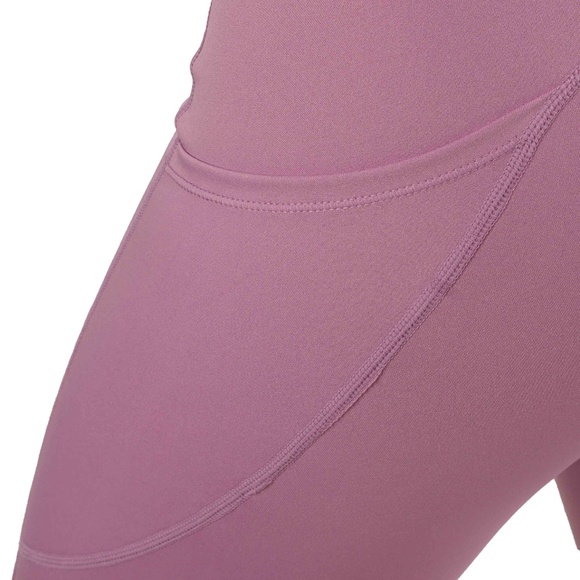 Capri yoga leggings side,key and back pockets - Picture 5 of 6